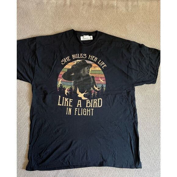 She Rules Her Life Like A Bird In Flight Black Short Sleeve Women Tees Size 2XL - Picture 3 of 5